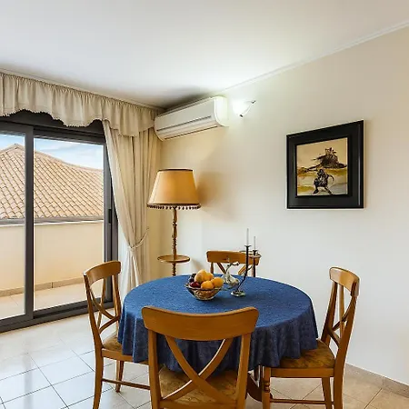 아파트 Aba 티라나