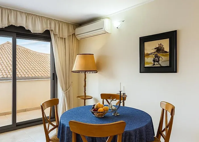 아파트 Aba 티라나